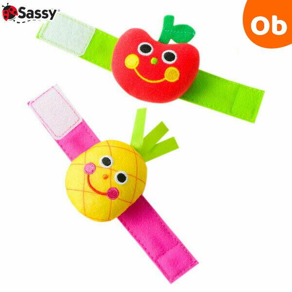 大人気の絵本にも登場するキャラクターモチーフのリストラトル。手首や足首に巻き付けて、キャラクターが揺れるたびにカラカラ音が楽しめます。赤ちゃんが認識しやすい左右対称の顔もポイント。赤ちゃんが認識しやすい左右対称の顔手首に取付けて振るとカラカ...