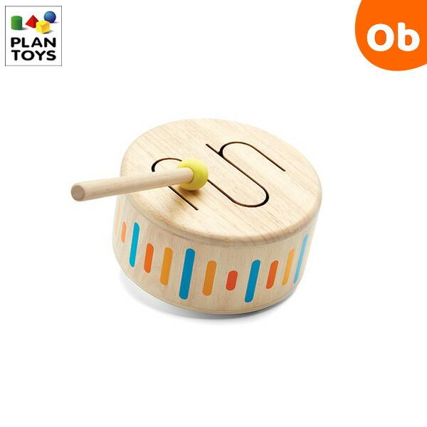 元気よく叩いても打面がしっかりした木製のドラム。叩く場所によって音が変わるので、空間認知力や手首や腕の筋力、聴覚の発達が養われます。ヘッド部分にゴムを使ったバチなので、柔らかな音色でリズム遊びが楽しめます。■対象年齢：18ヶ月頃〜■サイズ：...