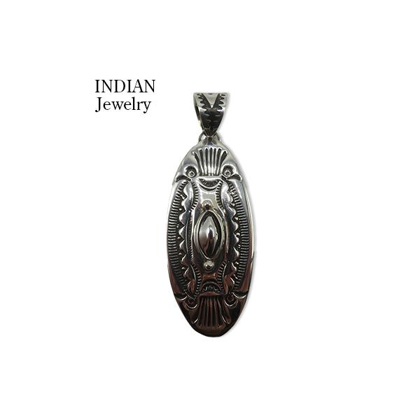 INDIAN JEWELRY ナバホ族 スタンプワーク ペンダントトップNavajo Stampede Pendant Geneva Ramone IJ-550