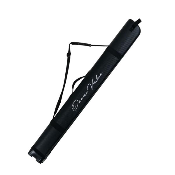 耐衝撃性に優れたセミハード素材を採用し、移動中の大切なロッドをしっかり保護します。収納したロッドは紐によって固定できるため、ブランクスやガイドを傷つけにくく安心。長さ調整が可能なショルダーベルトと別に持ち手も付いているので持ち運びも快適。磯...