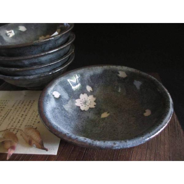 小鉢 鼠志野 桜絵 取皿 (5客組) 玉山窯/玉置保夫(監修) G-186 小鉢 鼠志野 桜絵 取皿 (5客組) 玉山窯/玉置保夫(監修) G-186