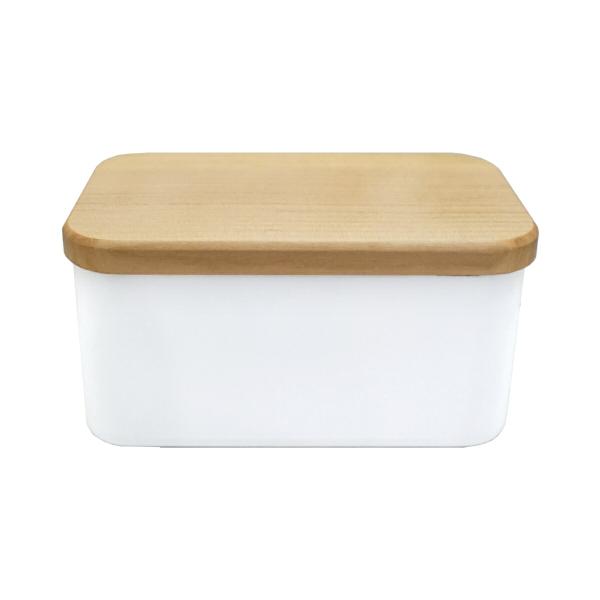 においうつりがなく、冷却性の高いホウロウと、天然木（サクラ）蓋というバターケースに最適な組み合わせが実現実用性とインテリア性を兼ね備えたバターケースです。