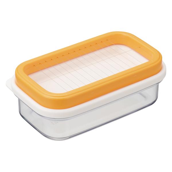 市販のバターは、アルミフィルムが傷みやすくなかなかきれいに使えないものです。「カットできちゃうバターケース」シリーズなら、ギュッと一押しで約5gにカットでき、そのまま冷蔵庫にストックできます。本品は、買いやすさから広く販売されている「150...