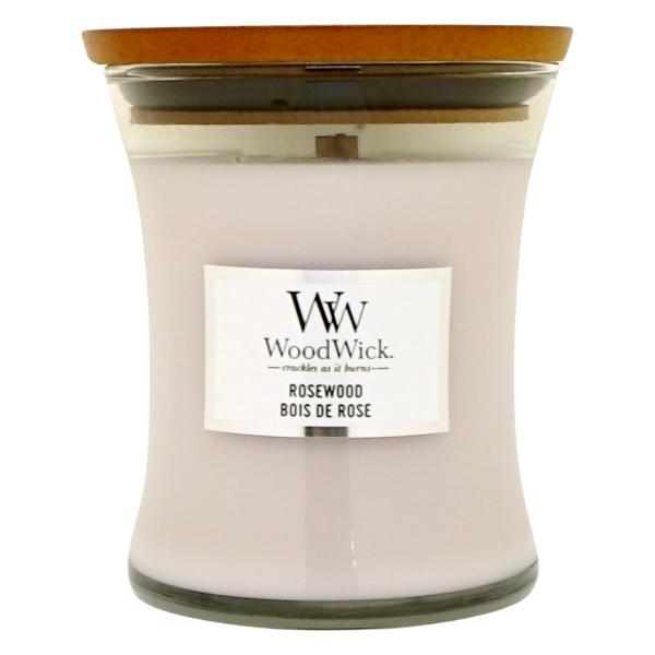 火を灯すと暖炉のように”パチパチ”と音がなるアメリカ生まれのキャンドル。 パチパチと心地よい音を奏でるキャンドル。音と香りのハーモニーををお楽しみください。 香り：ローズウッド（ROSEWOOD）ローズベリーと落ち着いたティーアコードに、シ...