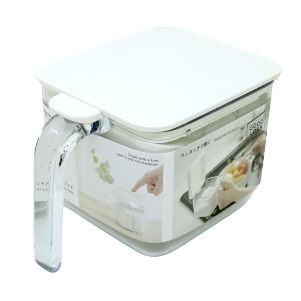 さらさらな調味料と、お気に入りの味。調味料がかたまりにくい、パッキンがついた調味料ポットです。 手元のボタンを押せばフタが奥に開き、ぎゅっと閉まっていてもワンタッチで開けられます。