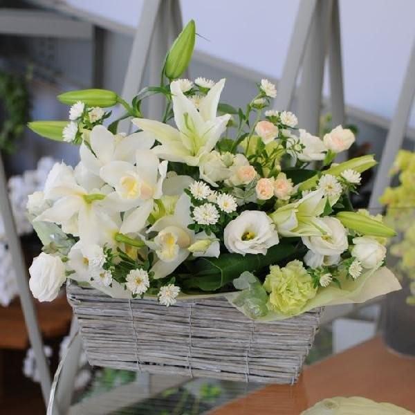 お供え お悔やみ 喪中見舞い 花 喪中見舞い 供花 仏花 お供え 花 命日 枕花 四十九日 供花 蘭のお供えアレンジメント 3l 一周忌 喪中はがき 届いたら 翌日配達 Buyee Buyee Japanese Proxy Service Buy From Japan Bot Online