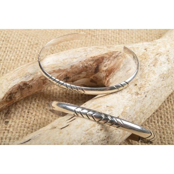 NORTH WORKS（ノースワークス） スリムバングル エッジパターン