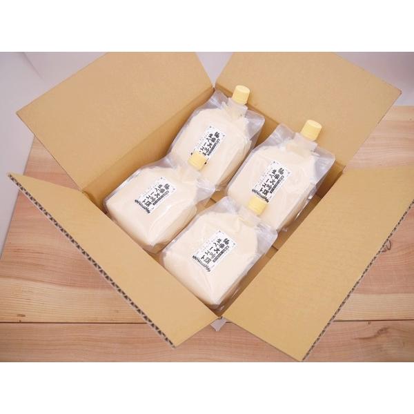 精米歩合35〜50％の酒造好適米（亀の尾・雄町・出羽燦々・山田錦）で醸造アルコールを一切使用しない純米大吟醸酒粕のみで作った【濃厚プレミアム】酒粕生ペースト！純米大吟醸酒粕ペーストが4個入ったお得なセットです。最高級の 純米大吟醸酒粕を石臼...