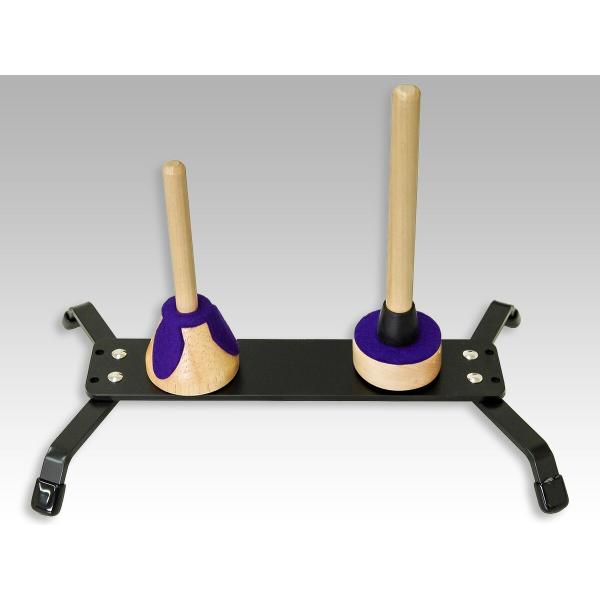 AIDA ( アイダガッキ )のオーボエ・イングリッシュホルン ダブルスタンド。4本足仕様のベースは、安定感に優れ、持ち替えに便利。別売ピンの入れ替えにより組合わせは自由に行えます。 ■オーボエ・イングリッシュホルン用スタンド■ダブルスタン...