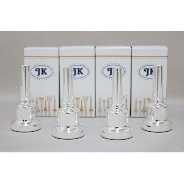 ドイツの老舗マウスピースメーカーJK社(Josef Klier)とグローバル技術陣とのコラボレーションにより完成したマウスピース「エリートシリーズ」。良質の真鍮を一つずつ丁寧に加工し、高性能なマシーンで経験豊富なマイスターによって製作される...