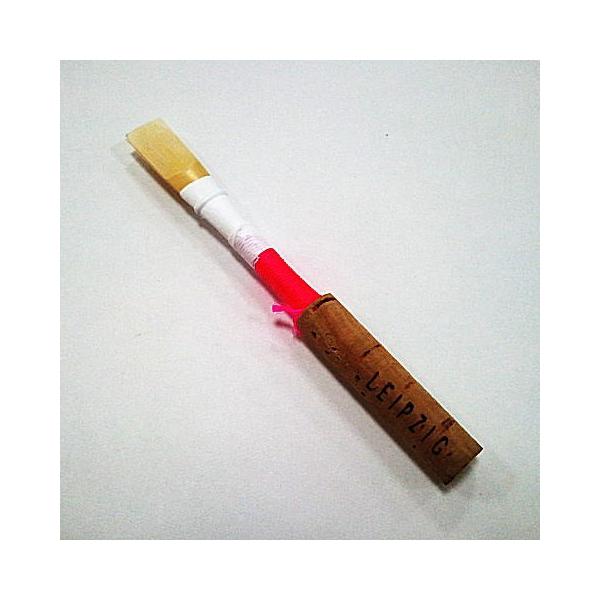 明るく吹きやすいお手頃価格のリードです。息がたくさんスムーズに入り、吹きやすいオーボエリードです。 音色は明るくかつ柔らかく、変化を付け易いのも特徴です。お求めやすい価格のリードで、学生にも好評です。硬さ：ミディアムソフト