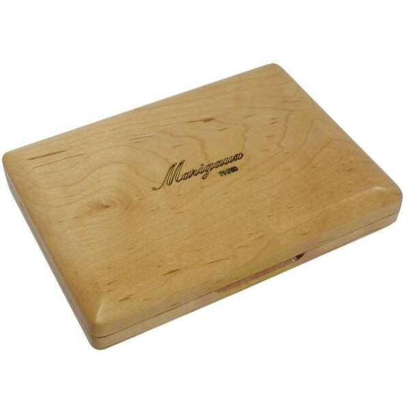 厳選された天然木材を使用し、サイドには通気孔が施され、マグネット式で開閉がしやすく、しっかりとリードをガードしてくれる堅牢さも兼ね備えた高級感あふれるリードケースです。※商品画像2枚目のカラーは実際の商品とは異なります(参考画像)■オーボエ...