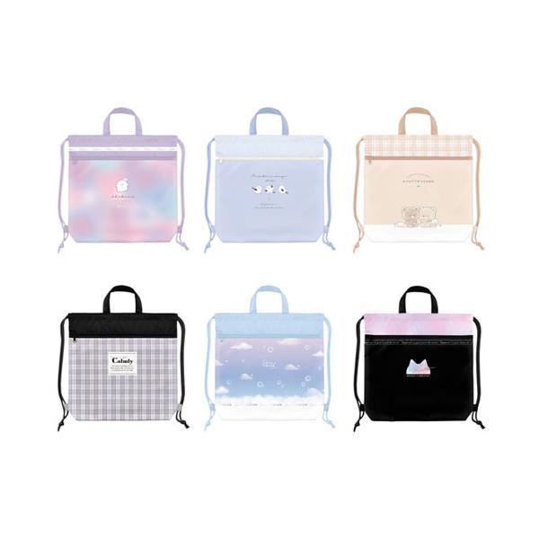 【送料無料】新学期、入園や入学の必需品であるナップサック。両端の紐を引っ張るだけで簡単に開閉ができる巾着仕様。内側は撥水加工なので濡れたものを入れてもしみにくい。チャック付きのポケットと持ち手もついています。■本体素材:ポリエステル■ナップ...