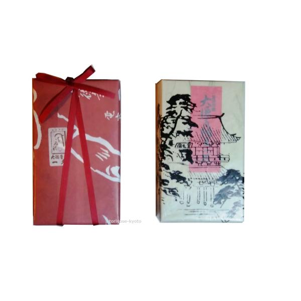 体に優しい大徳寺納豆一久の大徳寺納豆に限りまして分析してもらった結果、ペニシリンの数十倍の効果があるといわれており、殺菌力があるので胃腸の疲れたときに1つ2つ食していただくと、胃も軽くなり後味もよろしいかと思います。麹の出す酵素が、ミネラル...