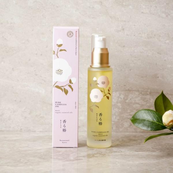 新登場香る椿に新しい香りが登場しました。深みのある、温もりに満ちた癒しの香りリラックスしたい時に、香りをお愉しみください。かづら清の純粋つばき油に、５種のオーガニック精油を配合した贅沢な美容オイルです。お肌へ、髪へ、うるおいを届けたいところ...