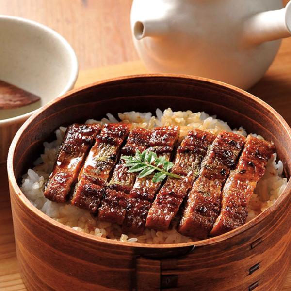 鰻は時期に応じて程よく脂がのったものを吟味。まずは蒲焼自体を味わい、次に薬味をのせてさっぱりと。最後にだしをかけてお茶漬として楽しむことができる。【おすすめ用途】ご自宅用 手土産 お歳暮 お年賀 お中元 敬老の日 父の日 母の日 誕生日 ギ...