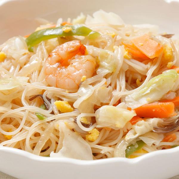 とうげんきょオリジナルレシピに基づいて作られた海鮮ビーフンです。いか、ほたて、えび、干しエビのしっかり入りコクのあるねぎ油で風味づけをした塩味ベースのビーフンです。野菜もふんだんに入っていますので、1品料理としてもご御利用いただけます。電子...