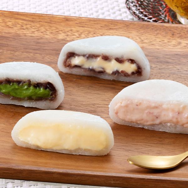 手で持って食べることができないほど柔らかいとろける生地で、八天堂のクリームを包み込みました。冷たいままでもくちどけの良い「スプーンで食べる」大福です。