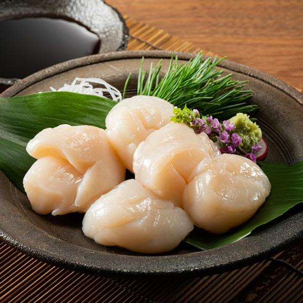 栄養豊富な北海道の海で育ったホタテ。自由に泳ぐことで発達した貝柱のみを集め、お刺身用で食せるように急速凍結しました。殻剥き加工過程で、少し傷ついたものやサイズ選別をしていない「訳あり」のため、お買い得価格にてご提供させていただきます。