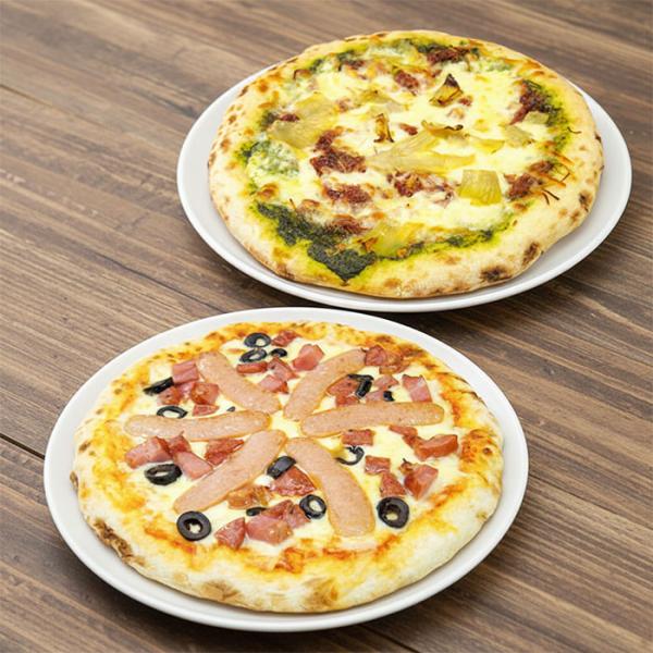 イタリア産のサンフェリーチェ・ゴールド（小麦）を使用。千駄木腰塚　自家製ソーセージとベーコンを散りばめたボリュームピッツア。食べ応えも美味しさも大満足の一枚。 一口食べて驚くのがチーズの美味しさ！ピザの美味しさの決め手はチーズ。ピザに合うチ...