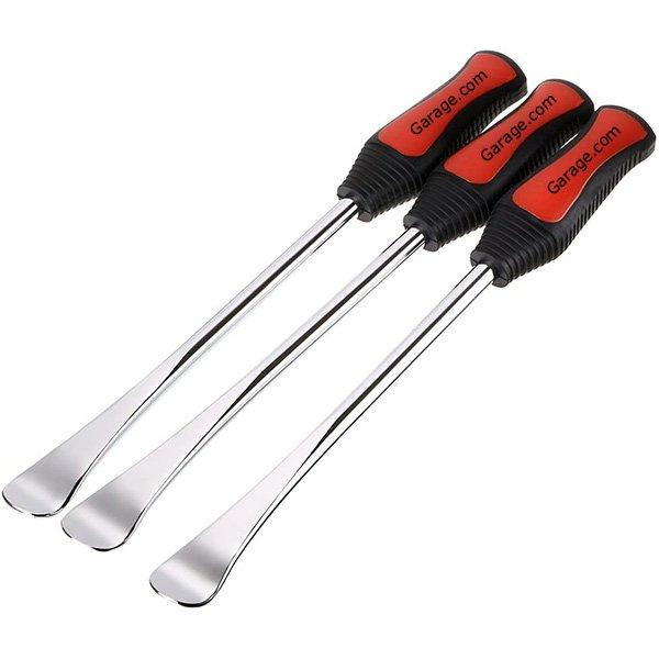 樹脂+ラバーで構成されたグリップは滑りにくく、力を掛けやすい形状です。■仕様・全長： 295mm・先端部幅×厚さ 25×1.0(mm) 極薄タイプ・材質： クロームモリブデン鋼・表面： メッキ仕上げ・入数：3本入り