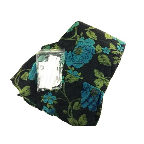 豪華なフリルで、ソファを脚もとから美しく☆フローラ柄の楽々取り付け伸縮ソファカバー (肘なし 1人掛用) です。 ※留め紐あり※手洗いOK 色：グリーン系 品質：ポリエステル98%　ポリウレタン2% サイズ：1人掛用 全幅/40〜60cm ...