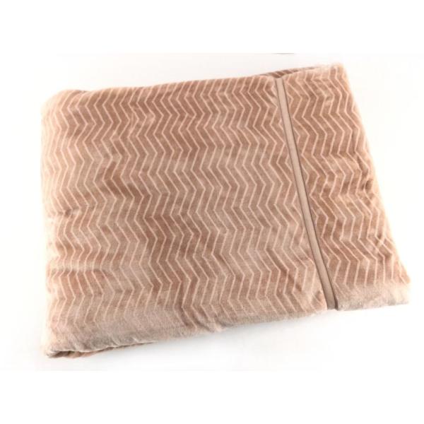 「ウォームコアモイストシリーズ」は、しっとりふわふわで暖かい毛布をお求めの方にぴったりの贅沢な一品です。吸湿発熱フランネル生地を採用し最大で+4.6℃の発熱効果を実現。身体から発散される湿度を吸収して熱に変え、ポカポカと体を温めてくれます。...