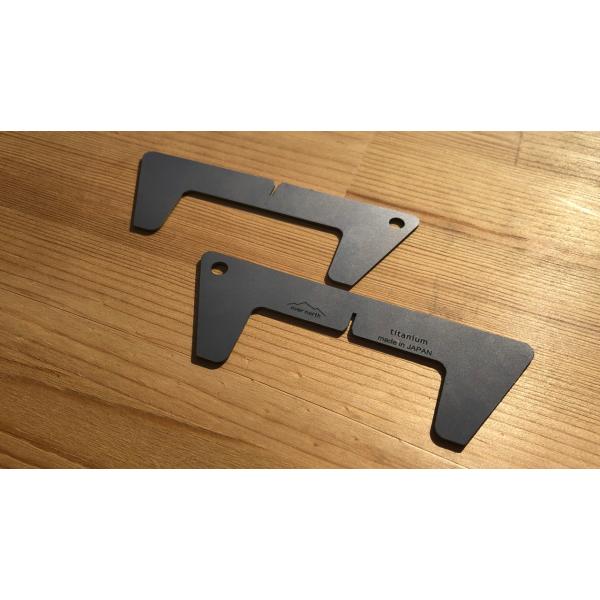 ５５０円GOTOKUシリーズの第２弾です！これまでのGOTOKU0.3及び0.6は、UL実践者の方々に貢献できればとの思いで薄さと軽さが最大のウリでしたが、一方で風の影響を受けやすいという課題がありました。しかし、私たちはその課題に真摯に取...