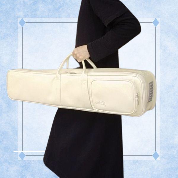 防水でリュックが快適な二胡ケース４種の持ち方（リュック、横持ち、縦持ち、腕かけ）ができる。　便利・防水　雨も安心の防水。汚れにも強い・二胡保護　ケース内で楽器が揺れないよう、二胡を固定できます。　衝撃吸収材入り、ケース厚み19ｍｍ。・幅広ス...
