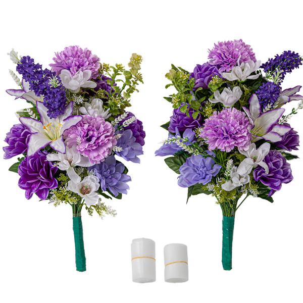 常時500種類を超える造花から、一つ一つ丁寧に手作業で花束を組み合わせています。【色止め加工】が施されているため、通常の造花よりも長く太陽の下でも美しい状態を保ちます。お墓用としてお供えするのはもちろん、仏壇用にお供えするのにも最適な造花で...