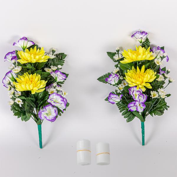 常時500種類を超える造花から、一つ一つ丁寧に手作業で花束を組み合わせています。【色止め加工】が施されているため、通常の造花よりも長く太陽の下でも美しい状態を保ちます。お墓用としてお供えするのはもちろん、仏壇用にお供えするのにも最適な造花で...