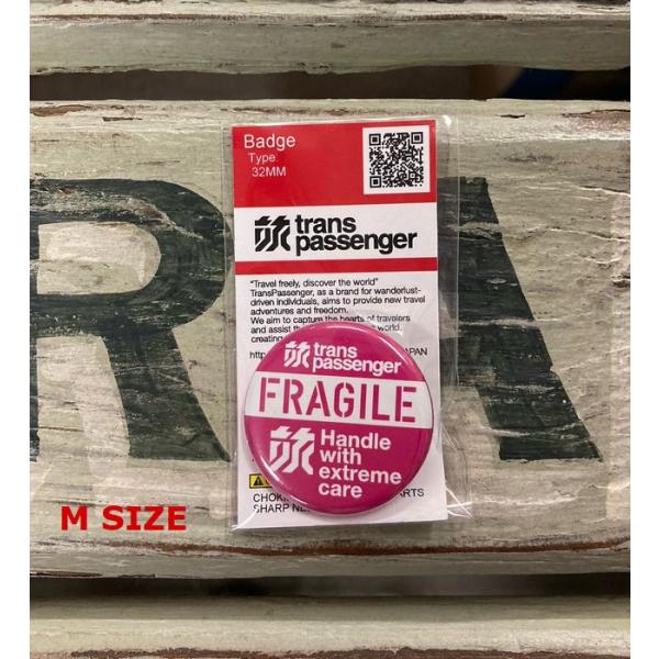 サイズ：直径32ｍｍオリジナルブランド「トランスパッセンジャー」より缶バッジが登場！こちらはMサイズです。（別ページにLサイズがございます）自分だけのオリジナルバッグやポーチにいかがでしょうか？※こちらはメール便にて発送いたします。宅急便を...