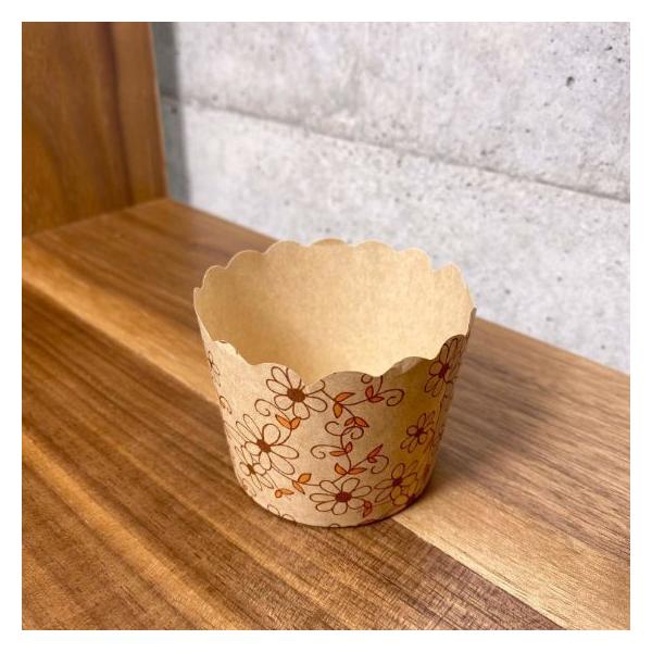 NP-6 ナチュラルフラワー◇ナチュラルなベーキングカップです。◇そのまま生地を流し込んでオーブンで焼成が可能です。●材質：紙●容量：約 140ml●サイズ（口径×底径×高さ）：φ68×φ55×H50mm●入数：100枚