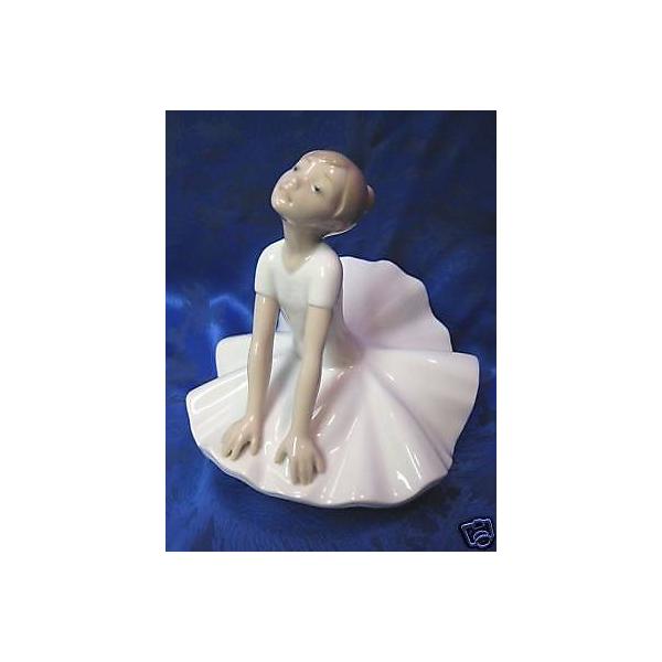 リアドロ THINKING POSE BALLET FEMALE GIRL DANCER BALLERINA PORCELAIN NAO LLADRO #1612 リアドロ THINKING POSE BALLET FEMALE GIRL DANCER BALLERINA PORCELAIN NAO LLADRO #1612