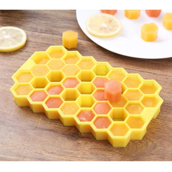 残り在庫数(本日0:00時点)：11黄色黄色1度に37個の氷が作れる！六角形の形がかわいいシリコン製で本体が柔らかいから氷が取り出しやすいハニカム構造だから崩れにくい蓋つきでうっかり中身をこぼす心配なし重ねてものを置くことが出来る氷を作る時...