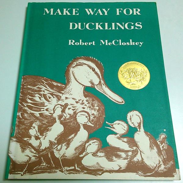 Robert McCloskey, The Viking Press 1969年 31×24cm　カバー付 72頁  カバー縁少疵　少シミ　後見返しマジック記名有　本文問題なし良好 700g内