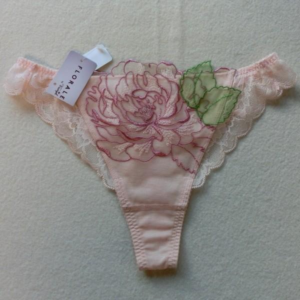 M トリンプ Florale ストリング Fl001 0140 32 ピンク T75 8579 Tバックショーツ 0140 32 ぱおヤフー店 通販 Yahoo ショッピング