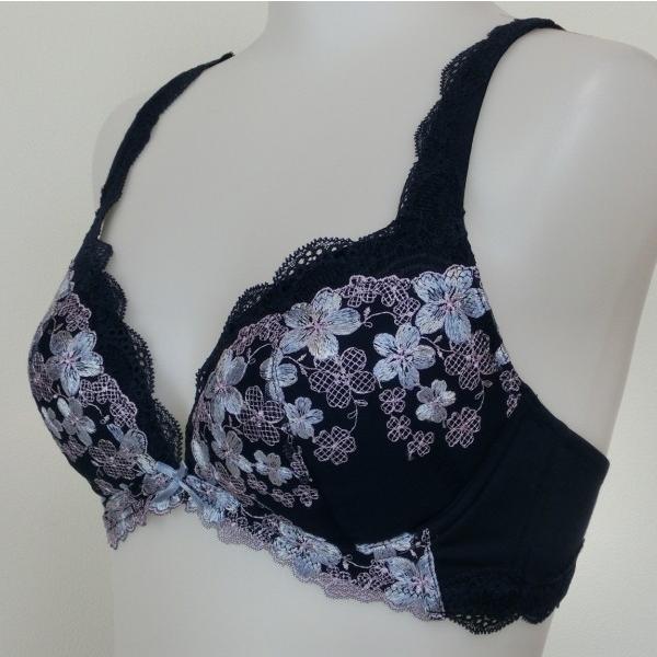 B80 トリンプブラジャー ミークローゼット Me0 紺 B9 4421 ノンワイヤー 保形性 通気性に優れたカップ Buyee Buyee Japanese Proxy Service Buy From Japan Bot Online