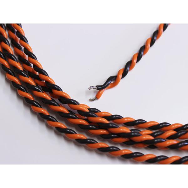 Belden 9497 ベルデン 2芯スピーカーケーブル 1m切り売りです。黒とオレンジのカラーのツイストが印象的なベルデン社の定番スピーカーケーブルです。コストパフォーマンスに優れ、タイトなサウンドが魅力です。外径: 5.33mm芯線: ...