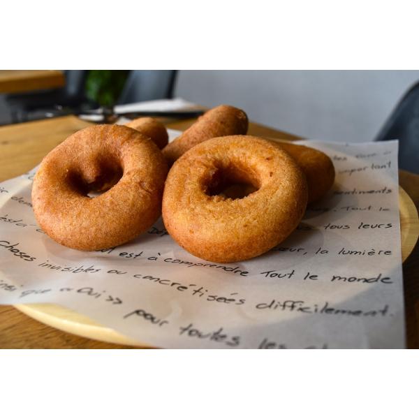 1セット入り数：500枚　 　サイズ　 ：180×180mm（横×縦）　　 材質　　 ：紙　　 特長　　 ：当店人気の「フランセ」柄が描かれたワックスペーパーです。　　　　　　　 ワックスペーパー独特のシワの入る風合いをお楽しみ下さい。　　...