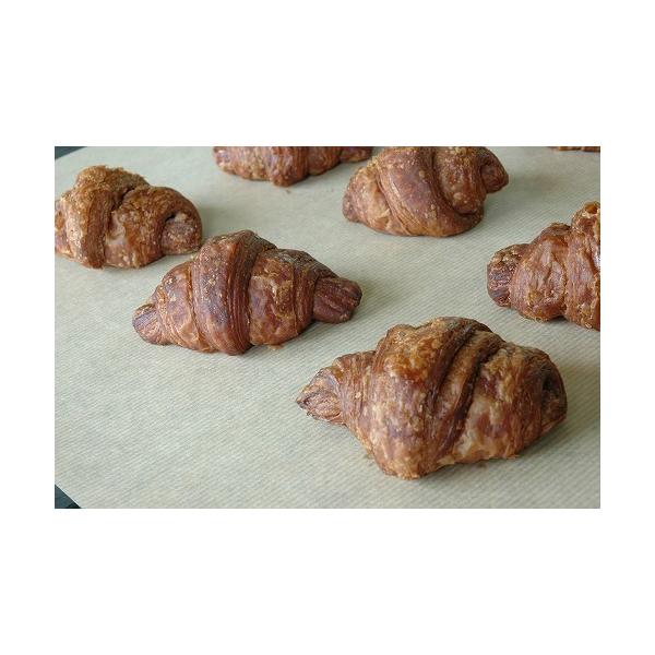 1セット入り数：500枚　 　サイズ　 ：300×414mm　　 材質　　 ：筋入りクラフト紙　　 特長　　 ：素朴で独特の風合いがあるクラフト紙にストライプ状の筋目が入った薄紙です。　　　　　　 　 敷紙やラッピング等、様々な用途にお使い...