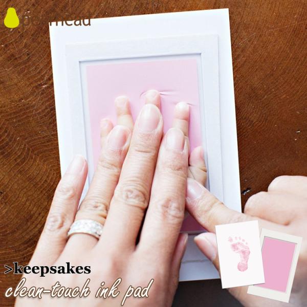 メーカー：pearheadサイズ：W5.7×H8.9 cm / BOX D2.5×W11.5×H16.6 cm対象年齢：新生児セット内容：インクパッド×1・カード×2仕様：赤ちゃんの手や足を汚さずにプリントできます【備考】※こちらの商品は・...