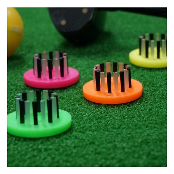 ブラシ形状のティーでボールへの抵抗を低減。ショット時の摩擦を抑え、無駄なスピンやブレを減らします。カラー：ピンク、オレンジ、イエロー、グリーン製品素材：強化ラバー、プラスティック（ティー）※この商品は定形外郵便での発送となります。