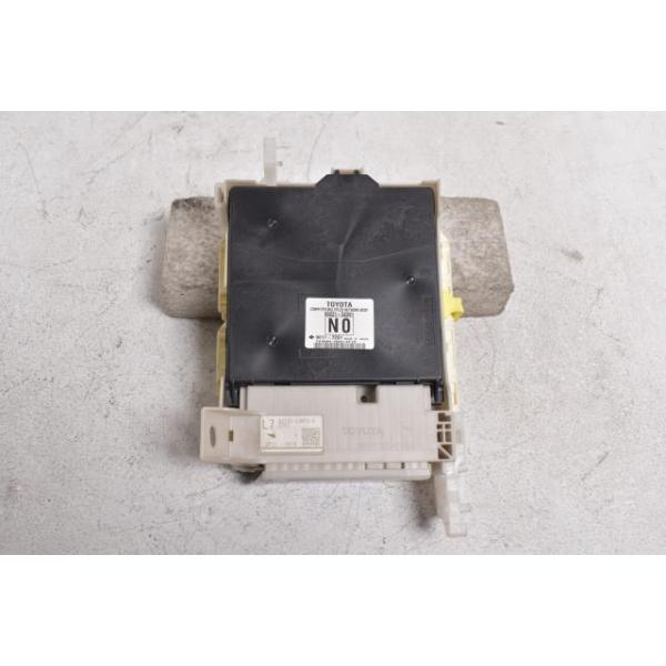 ヴィッツ DBA-KSP130 ヒューズボックス : パーツストア今井