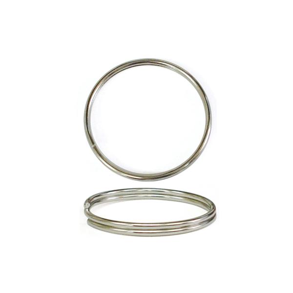 内径2cmという大きな二重カンをお探しの方にお勧め。線の太さが1mmの「二重カン1×20」です。太さ1mmの鉄線は内径寸に比べて細いため、リングをこじ開けるのにさほど力は必要ありません。鉄製本体の表面は、ニッケルメッキで加工しており、スタン...