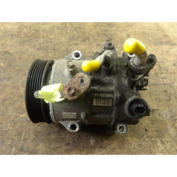 ヴォクシー ZRR85G エアコンコンプレッサー 9AF デンソー 447250-0652