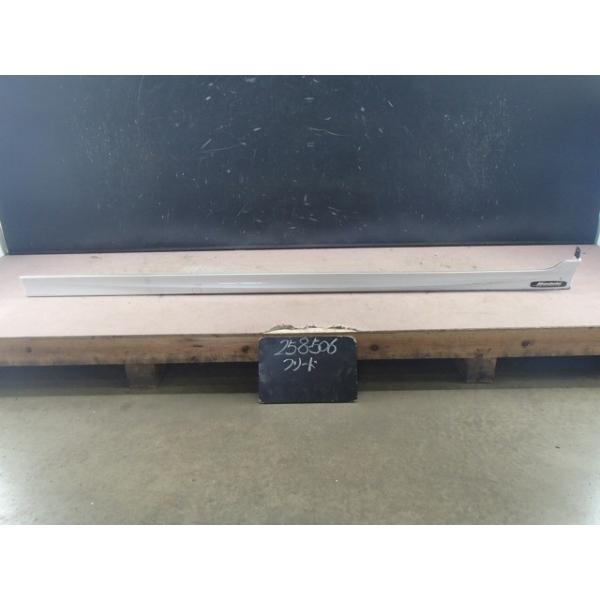 フリード GB7 右サイドステップ スポイラー NH883P モデューロ 08F04