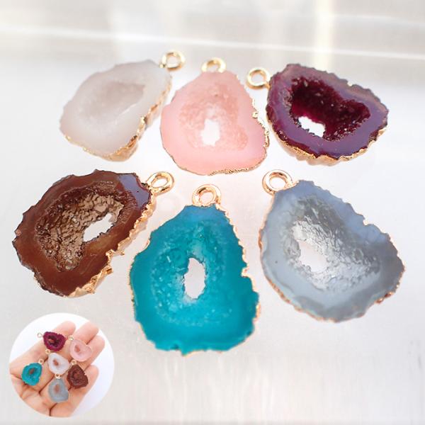ハンドメイド    〈チャーム(小)〉￼￼〉No.2472 ドゥルージー風 チャーム (284) 6色 1個売り ドゥルージー 樹脂