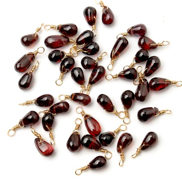 ガーネット】ペアシェイプ 天然石チャーム K14kgf ワイヤー巻き 1個