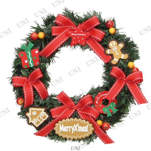 スイーツモチーフのオーナメントがかわいいクリスマスリースです。ステッチがポイントの赤いリボンに、クッキーをイメージしたオーナメント、木の実などで飾られています。ドアや壁に飾るだけで一気にクリスマスムードに♪【キーワード】KEYおすすめクリス...